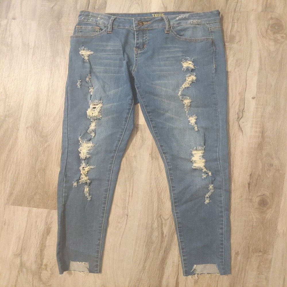 True Craft Skinny Jeans Distressed Junior Mid Rise Size 7 RN 31104 Light